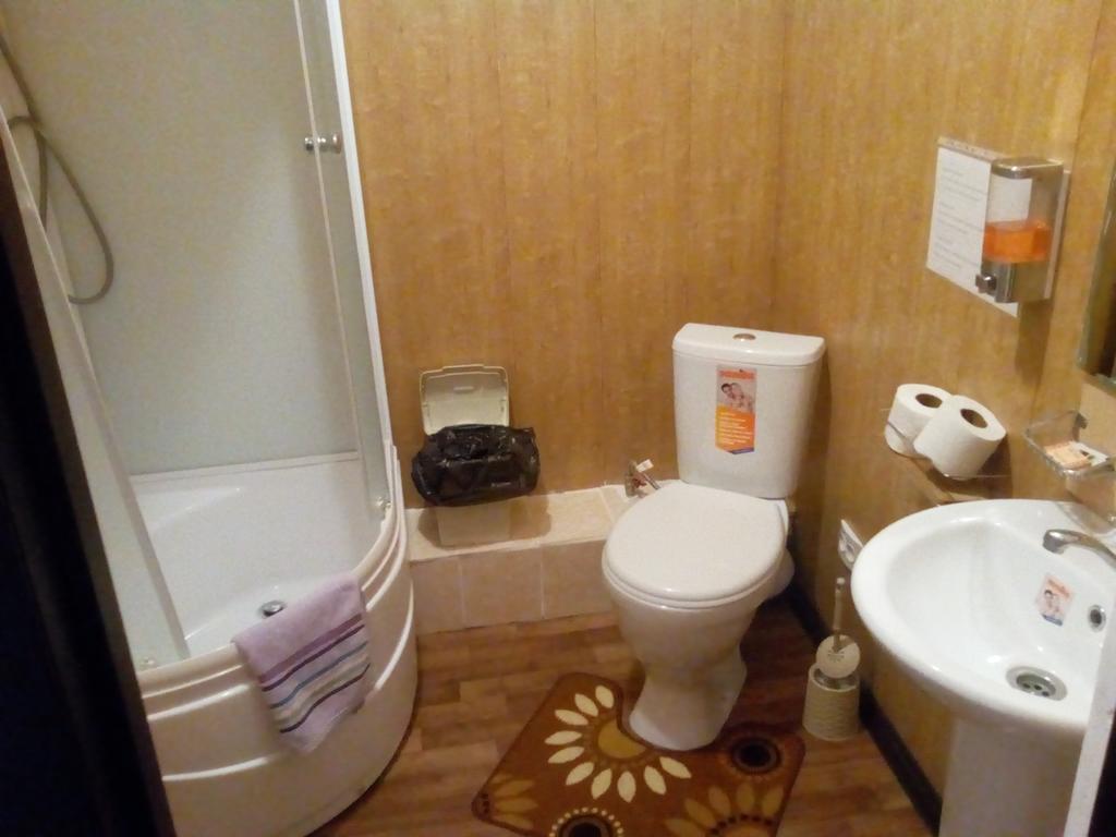 Nursat Guest House Astana Luaran gambar